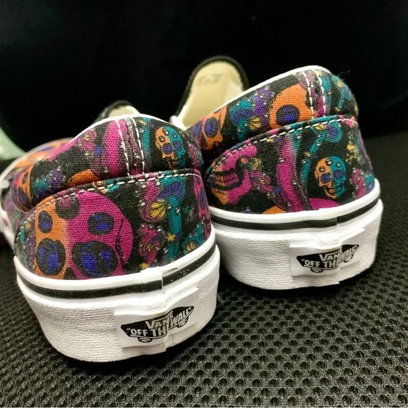 New Vans Classic Slip On Trippy Mushroom Skull Shoes women 9 & 10 - Picture 3 of 4